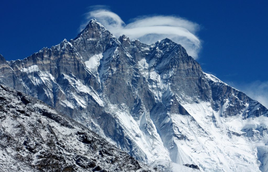 Five imported things need before climbing to Everest Base Camp