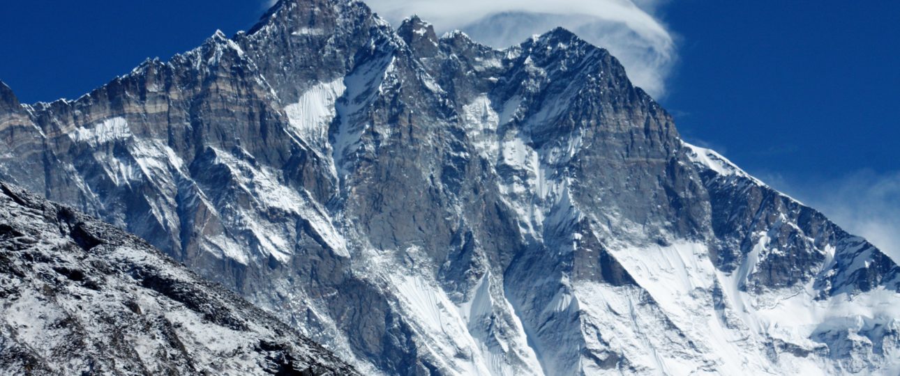 Five imported things need before climbing to Everest Base Camp