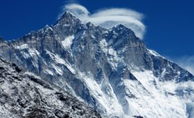 Five imported things need before climbing to Everest Base Camp