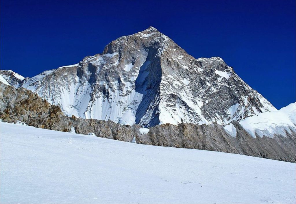 Makalu base camp trek