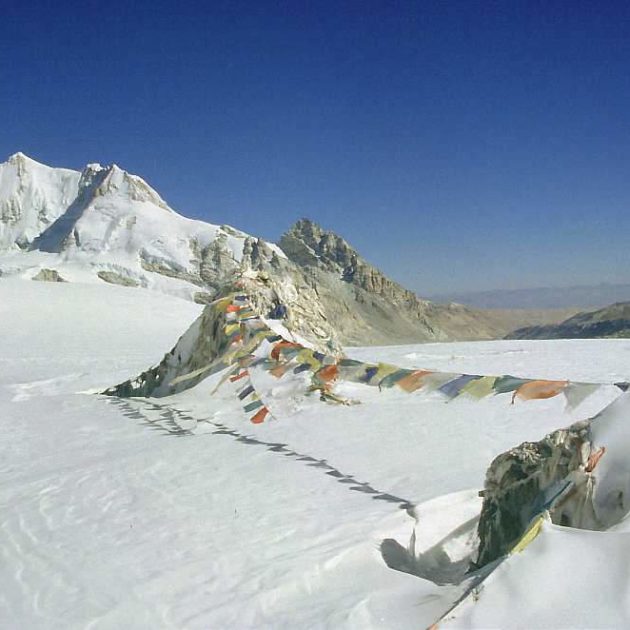 Nangpala pass trek in Everest valley