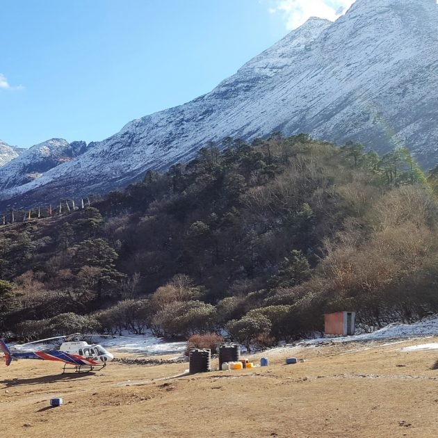 Everest Helicopter trek